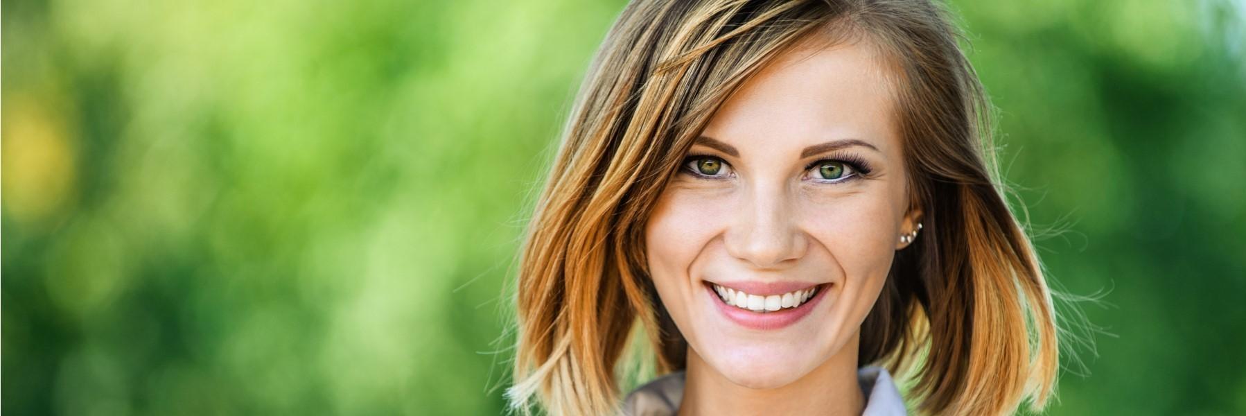 Young woman smiling l Invisalign 72762